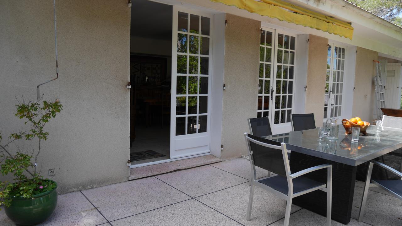 La Maison Blanche Bed and Breakfast Saint Aygulf Buitenkant foto