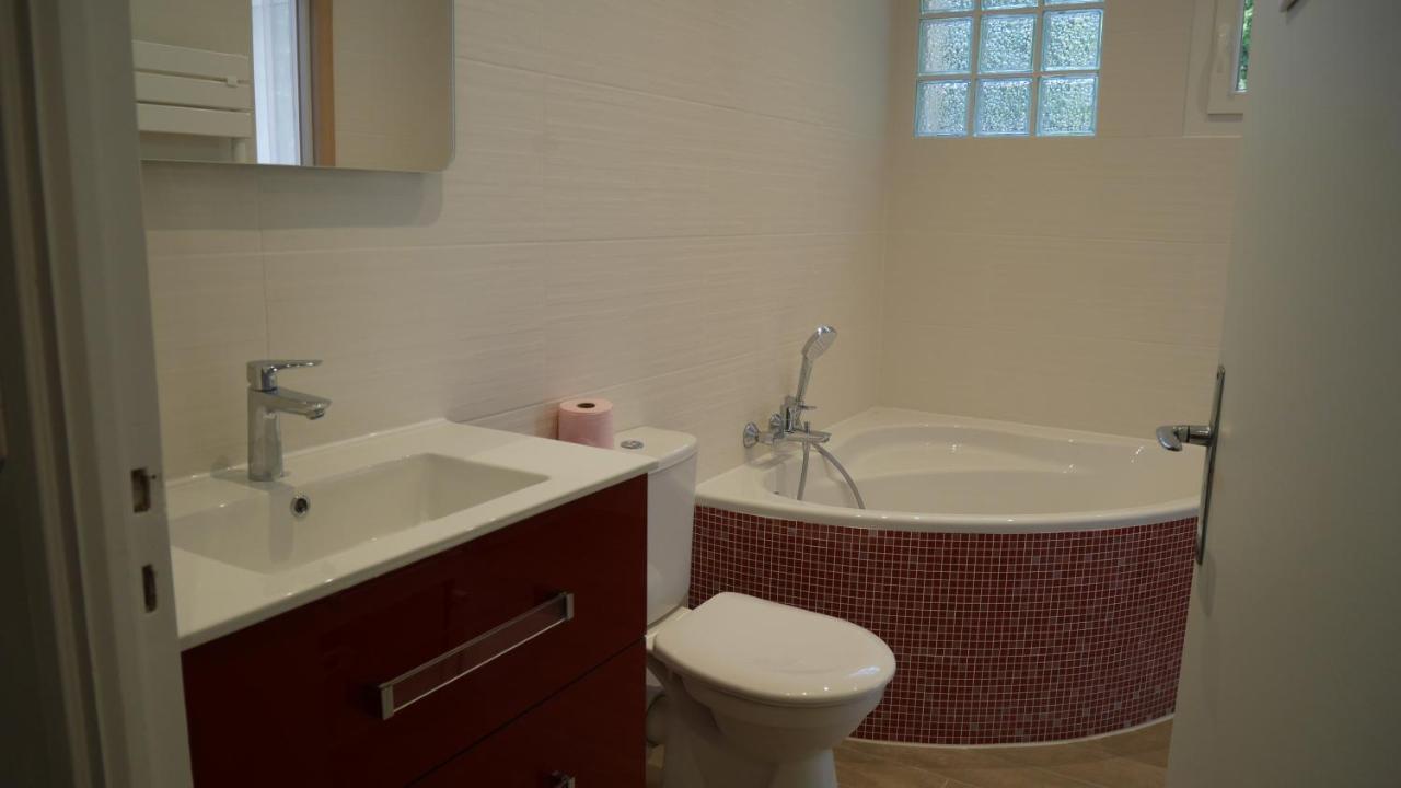 La Maison Blanche Bed and Breakfast Saint Aygulf Buitenkant foto
